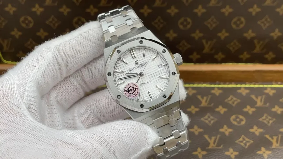 Audemars Piguet White Dial 15450 37mm