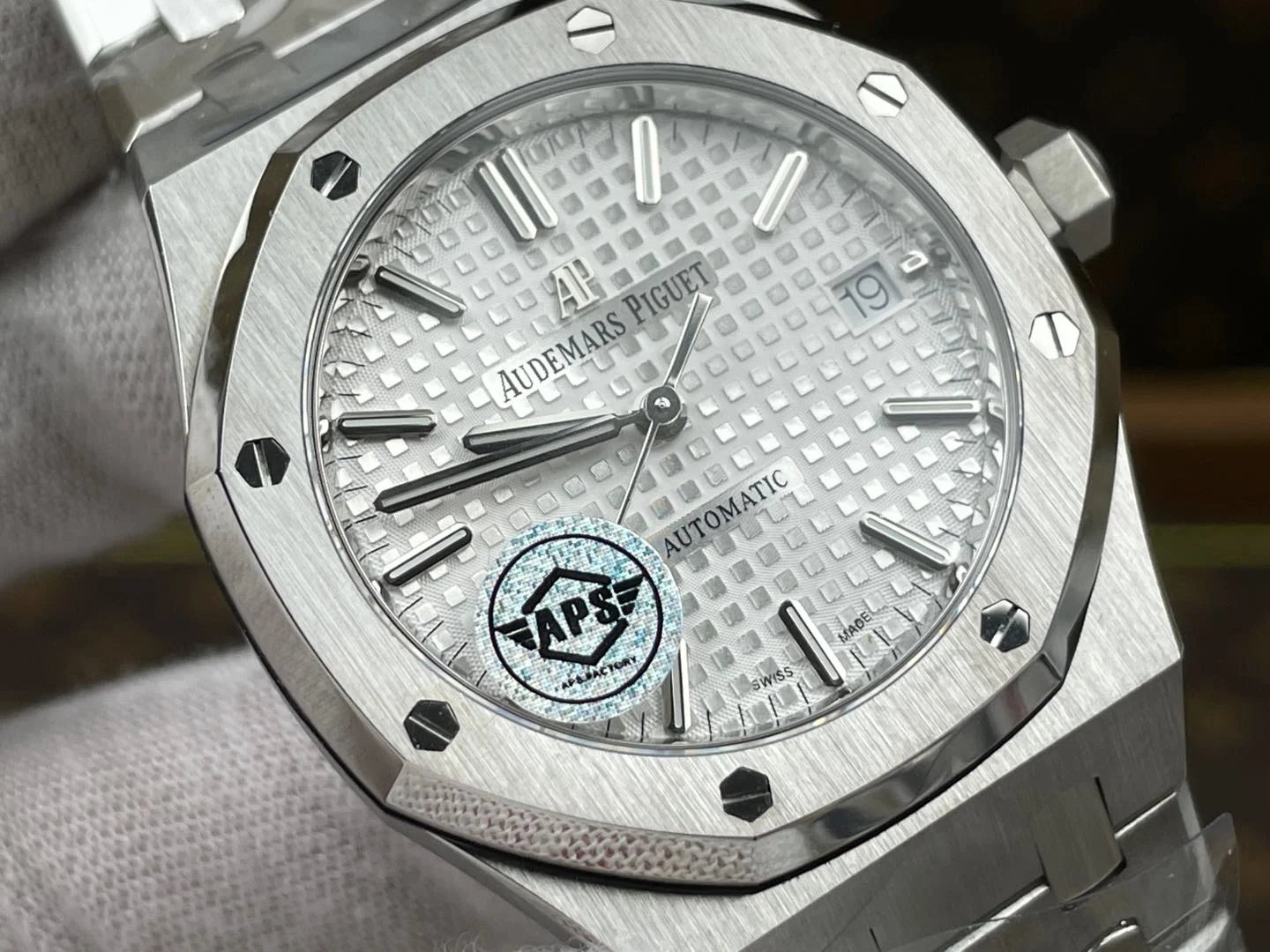 Audemars Piguet White Dial 15450 37mm — photographed off the sweep