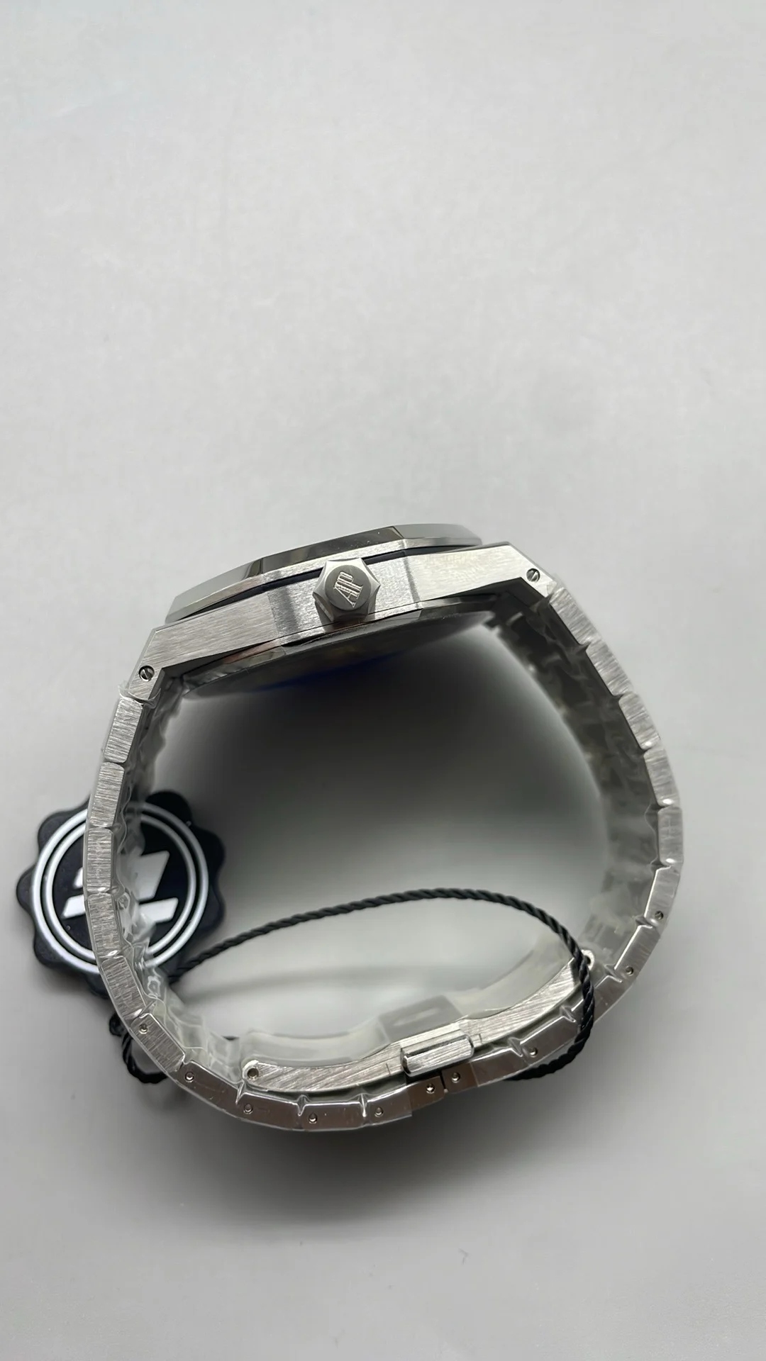 Audemars Piguet White Dial 15450 37mm — photographed off the sweep