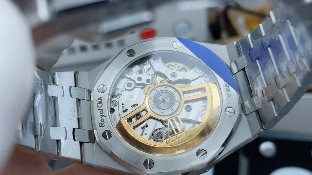 Audemars Piguet White Dial 15500 — photographed off the sweep