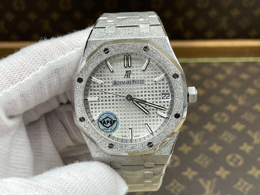 Audemars Piguet White Dial 15500 — photographed off the sweep