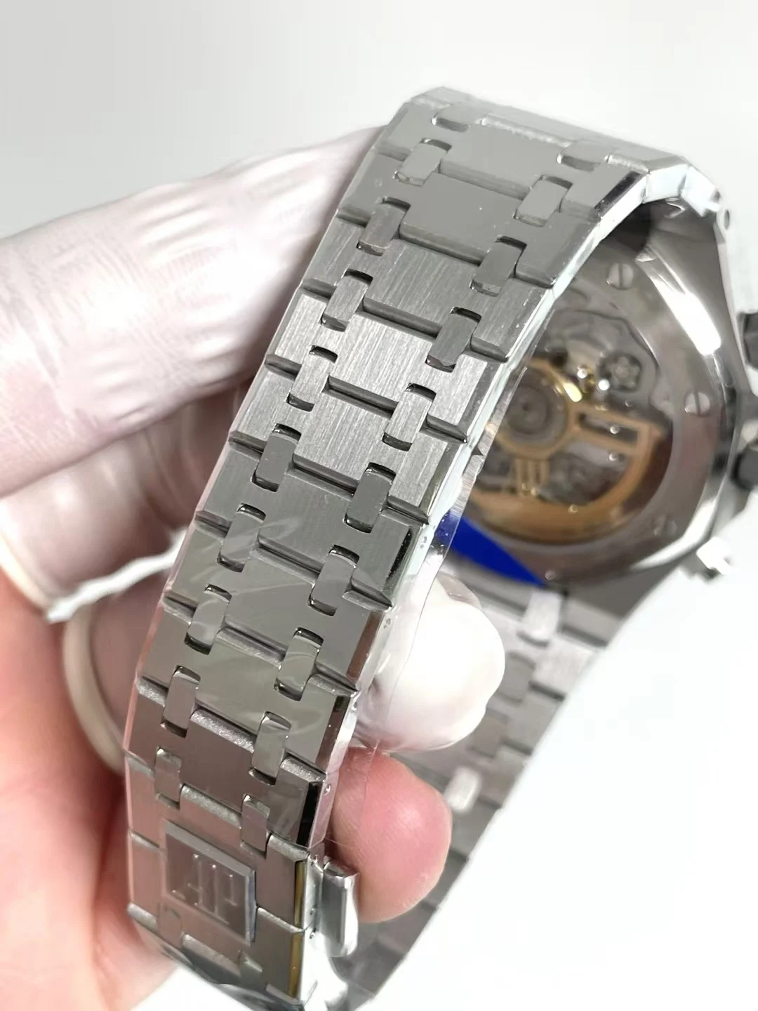Audemars Piguet White Dial 26240 — photographed off the sweep
