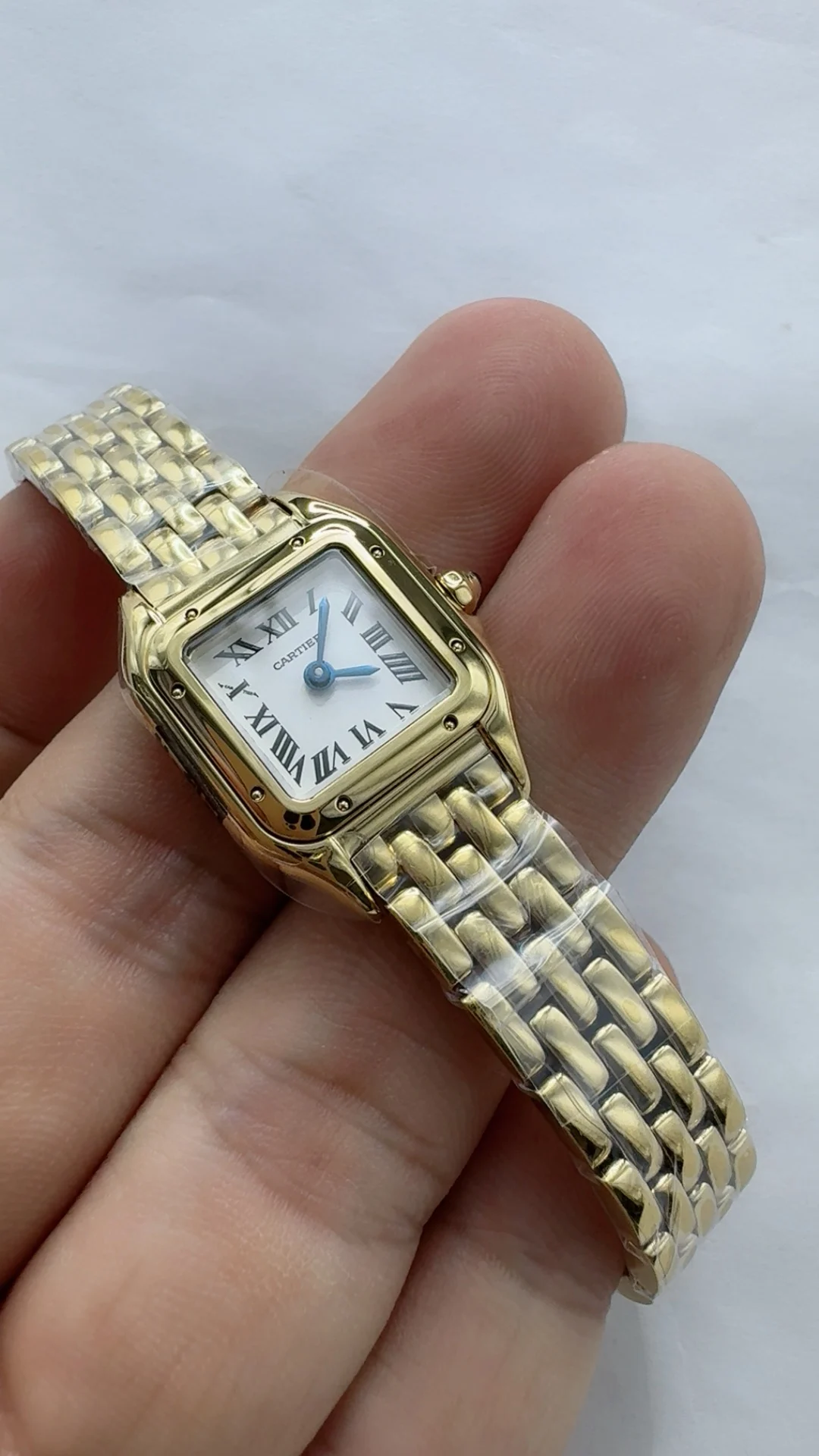 bba, 19mm, mini, gold — photographed off the sweep