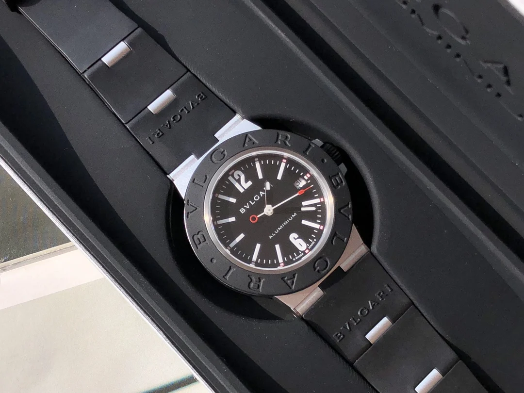 Black detail real shot — photographed off the sweep