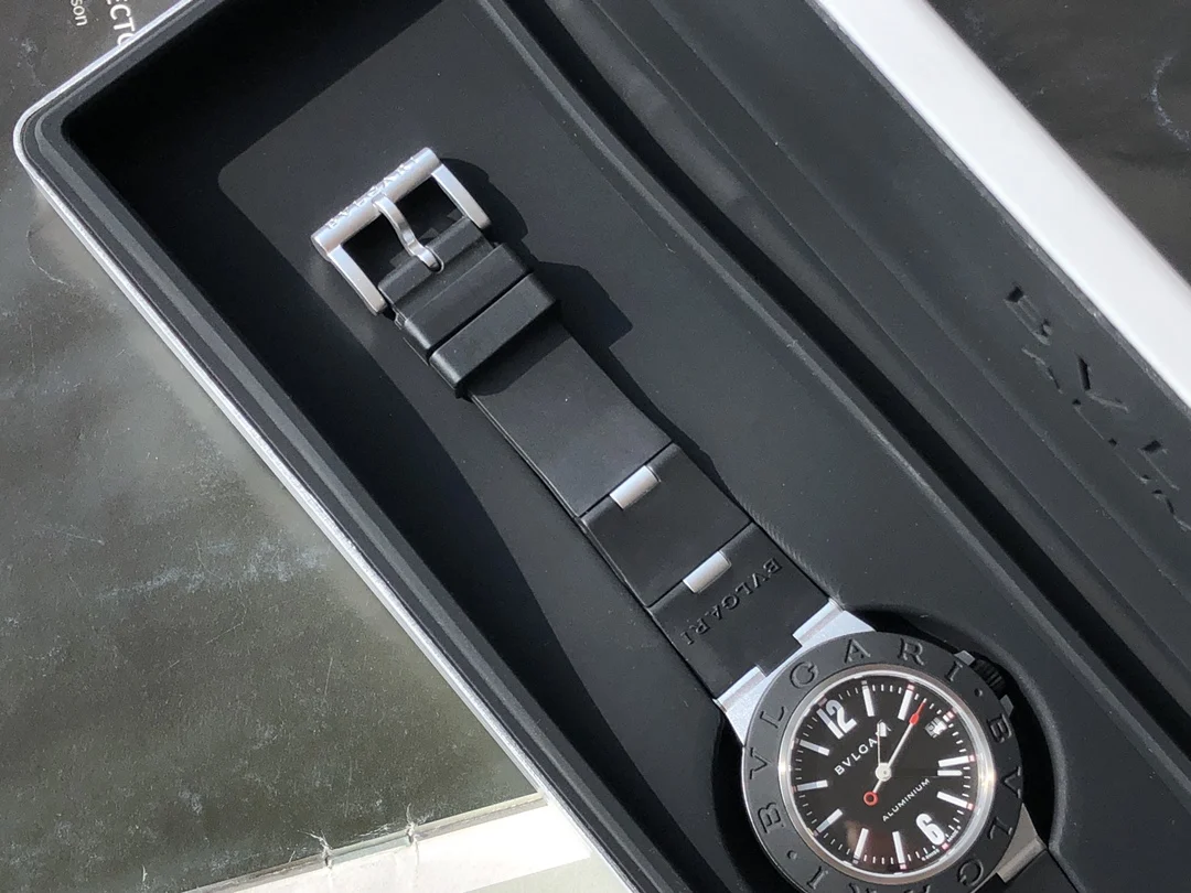 Black detail real shot — photographed off the sweep