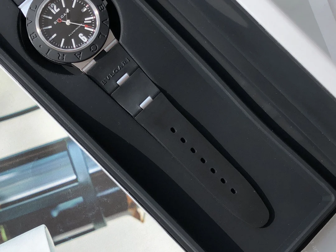 Black detail real shot — photographed off the sweep