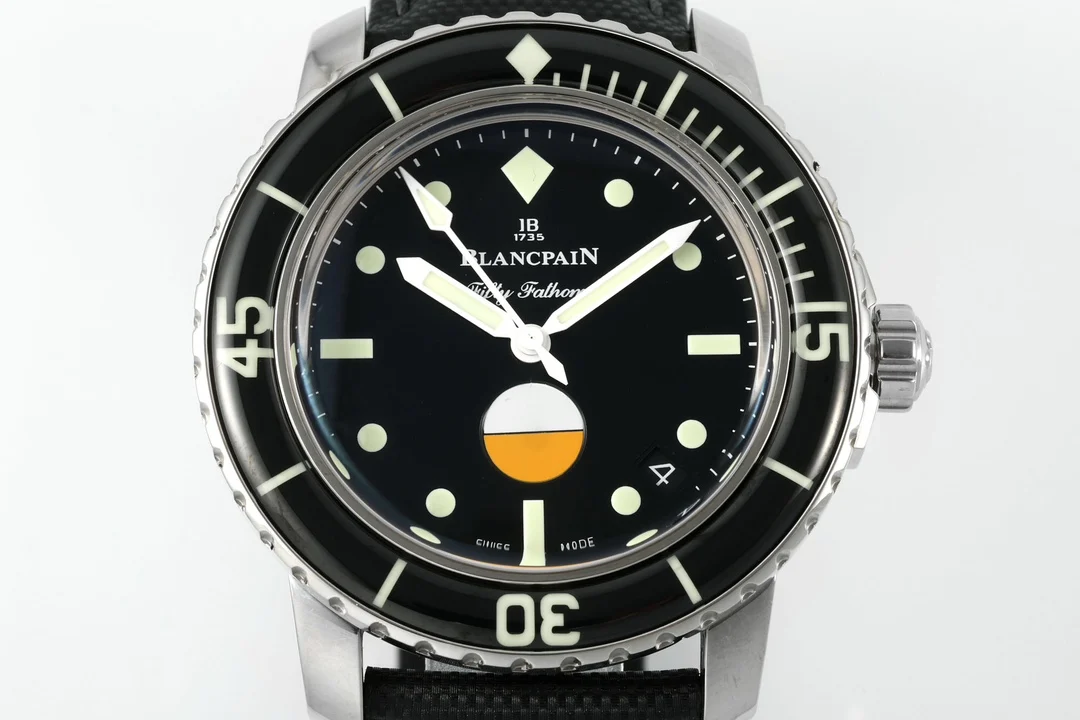 Blancpain Fifty Fathoms Steel Black Dial — detail
