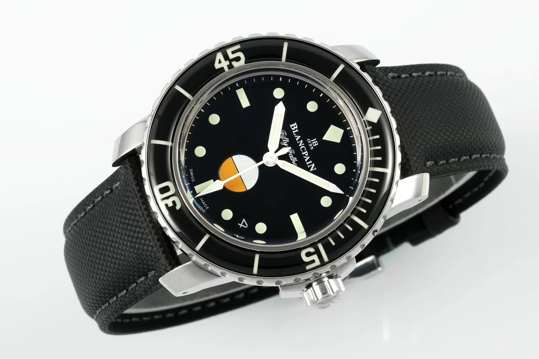 Blancpain Fifty Fathoms Steel Black Dial — detail