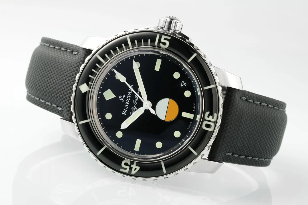 Blancpain Fifty Fathoms Steel Black Dial — detail