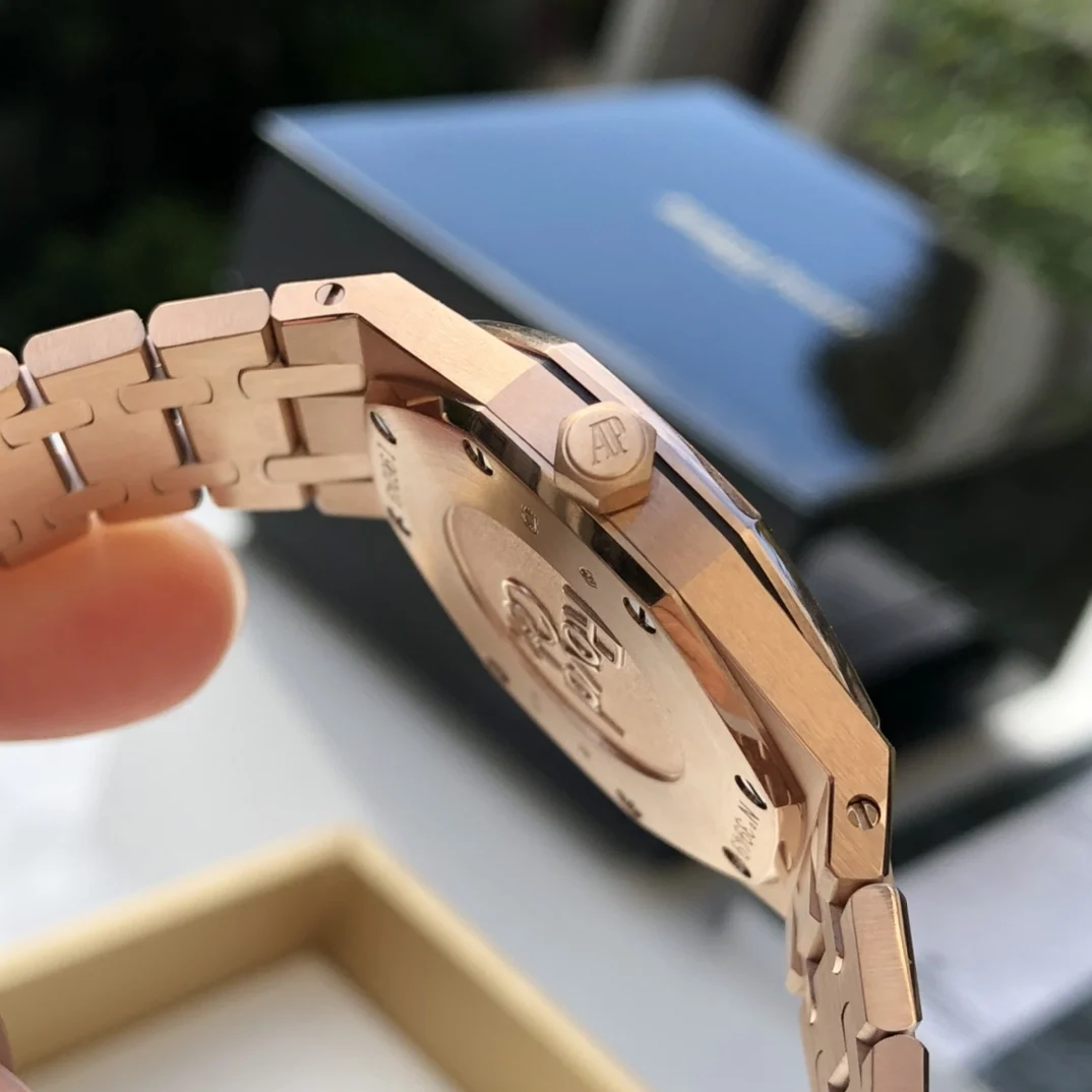 Both the case and strap are made of 316L stainless steel plated