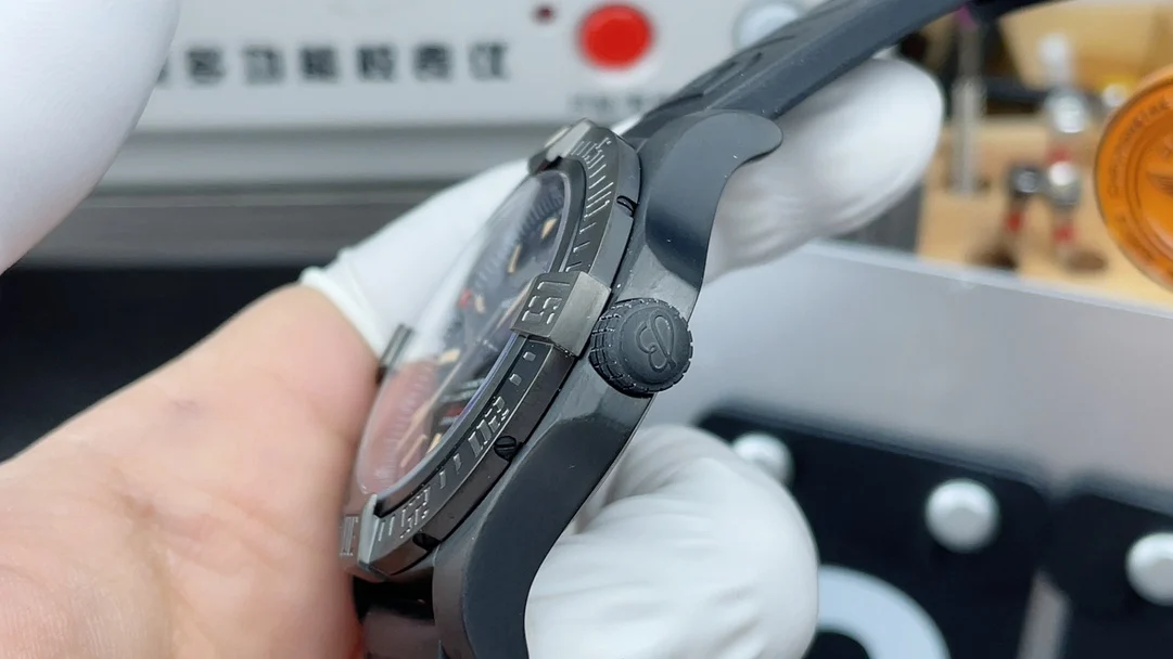 Breitling Avenger — photographed off the sweep