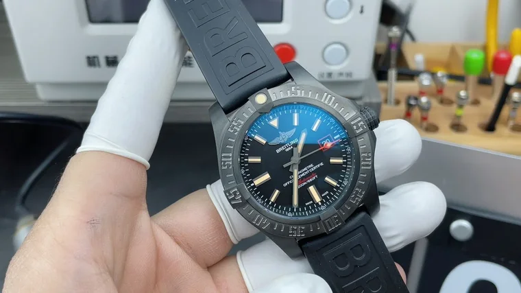 Breitling Avenger