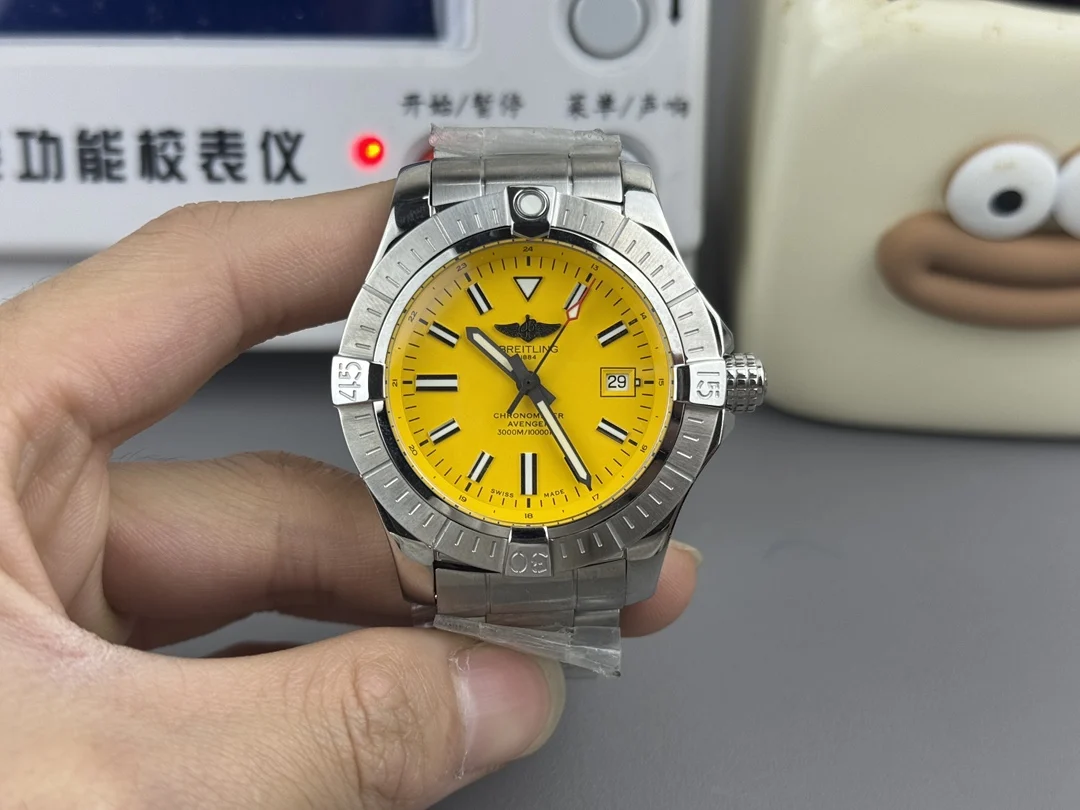 Breitling Avenger