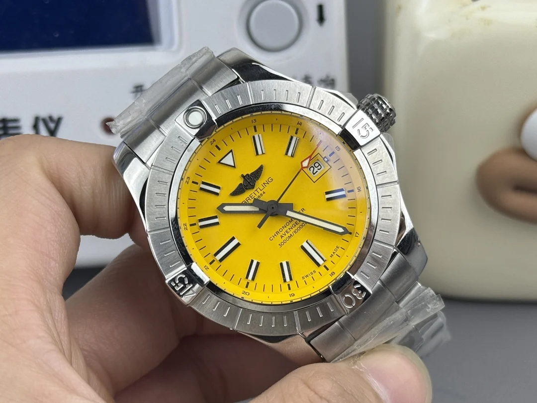 Breitling Avenger — photographed off the sweep