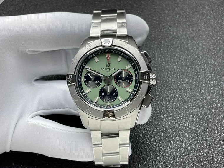 Breitling Avenger
