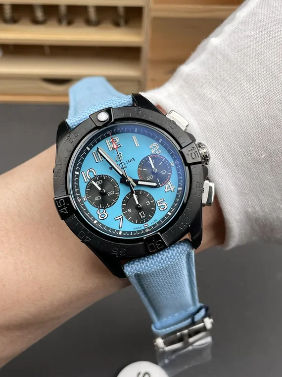 Breitling Avenger 42mm
