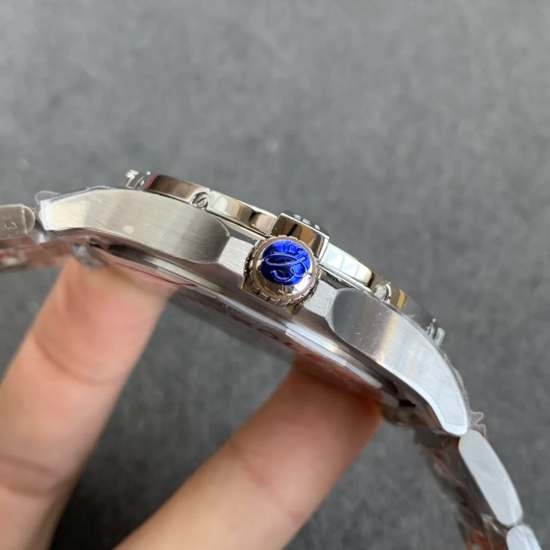 Breitling Avenger Steel Blue Dial 43mm — photographed off the sweep