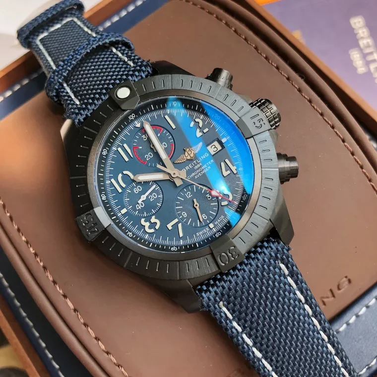Breitling Avenger Titanium 45mm
