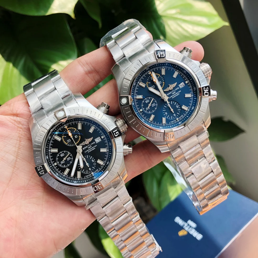 Breitling Avenger Titanium 45mm