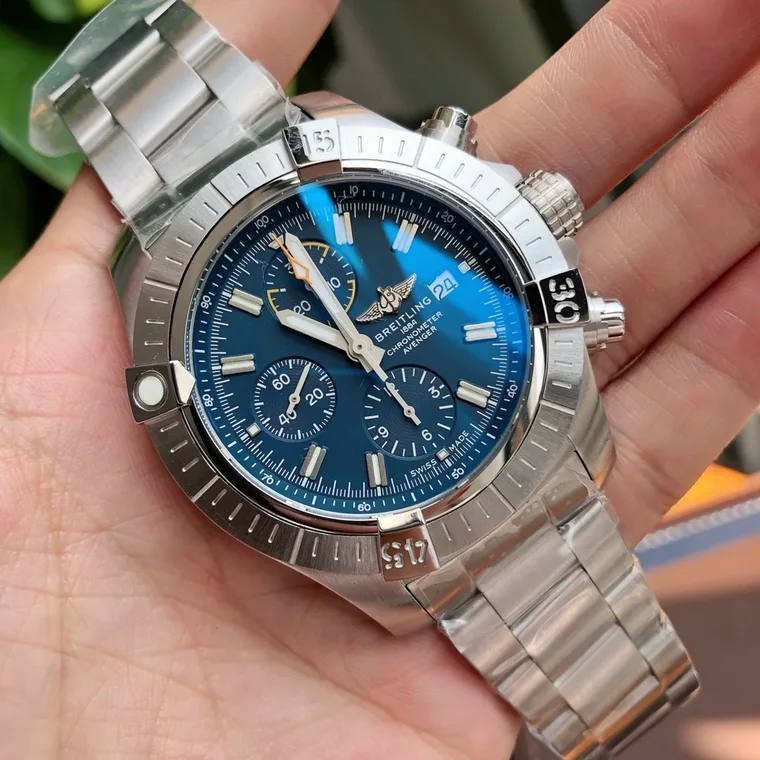 Breitling Avenger Titanium 45mm