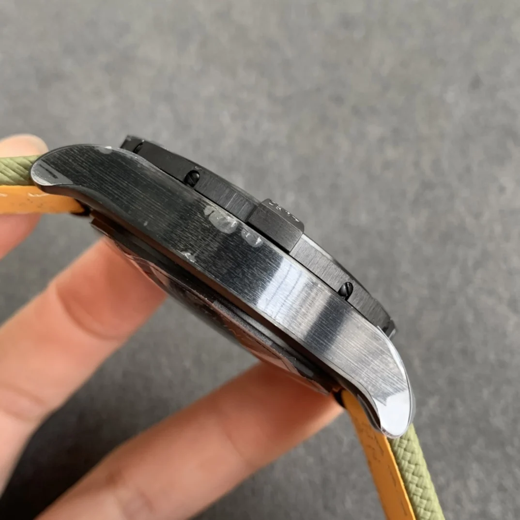 Breitling Avenger Titanium Diamond-Set 45.00mm — photographed off the sweep