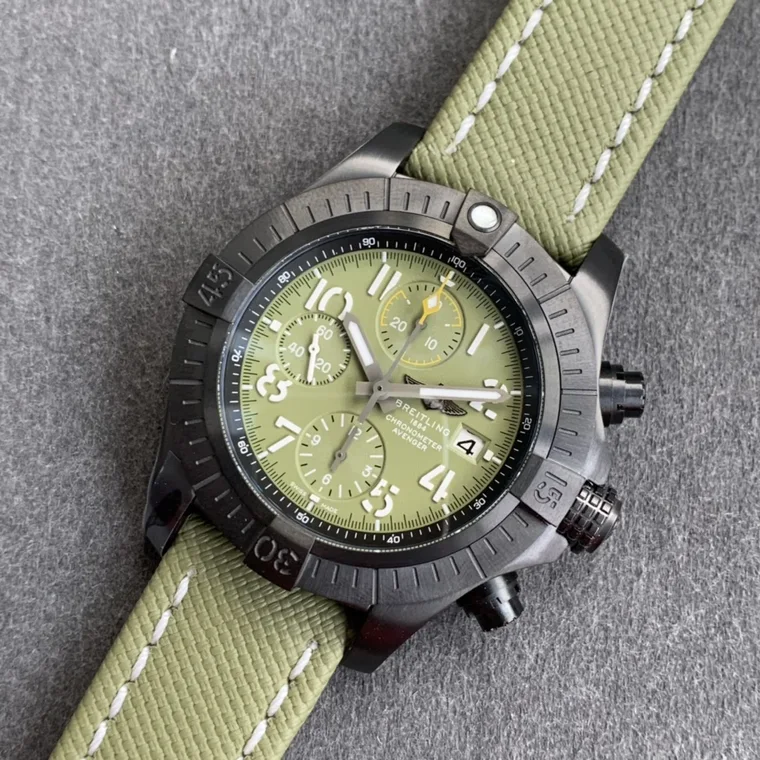 Breitling Avenger Titanium Diamond-Set 45.00mm