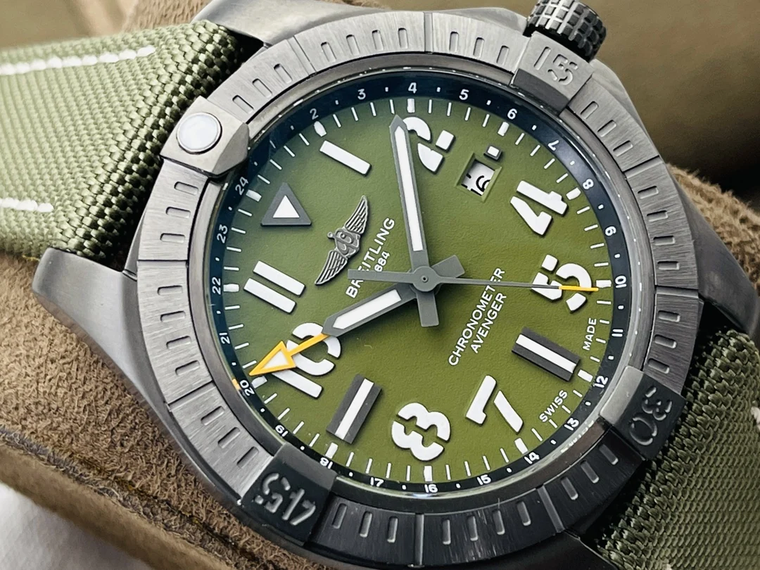 Breitling Avenger Titanium Green Dial — photographed off the sweep