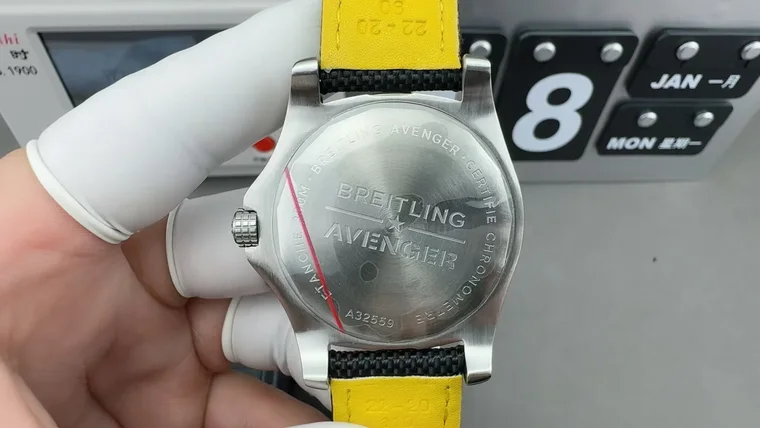 Breitling Avenger