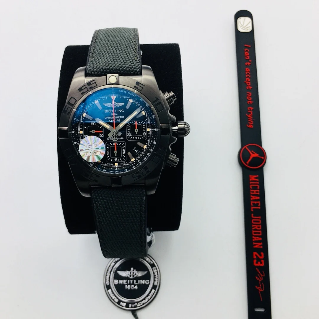 Breitling Carbon Black Dial 44mm — photographed off the sweep
