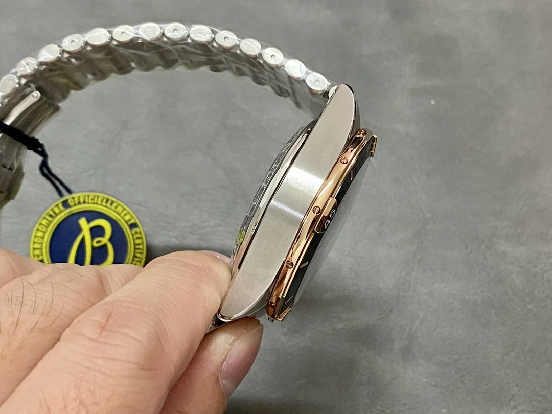 Breitling Ceramic 44mm — photographed off the sweep