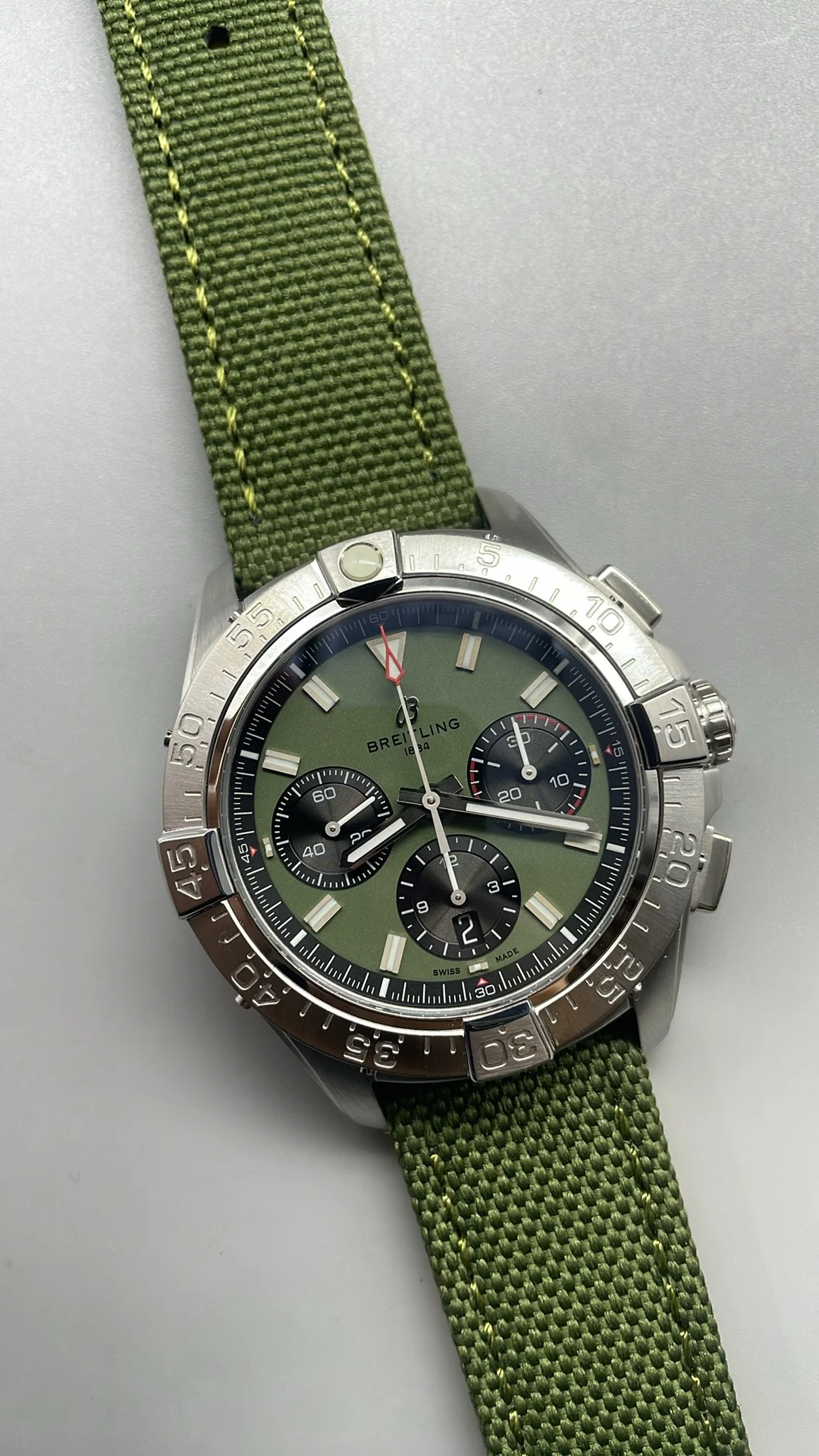 Breitling Green Dial — photographed off the sweep