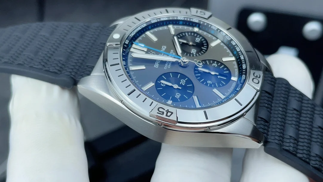 Breitling Grey Dial — photographed off the sweep