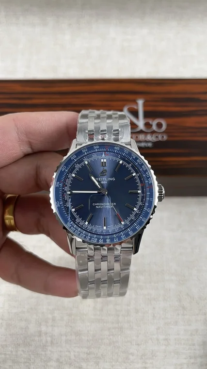 Breitling Navitimer