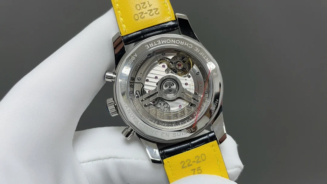 Breitling Navitimer 43mm — photographed off the sweep