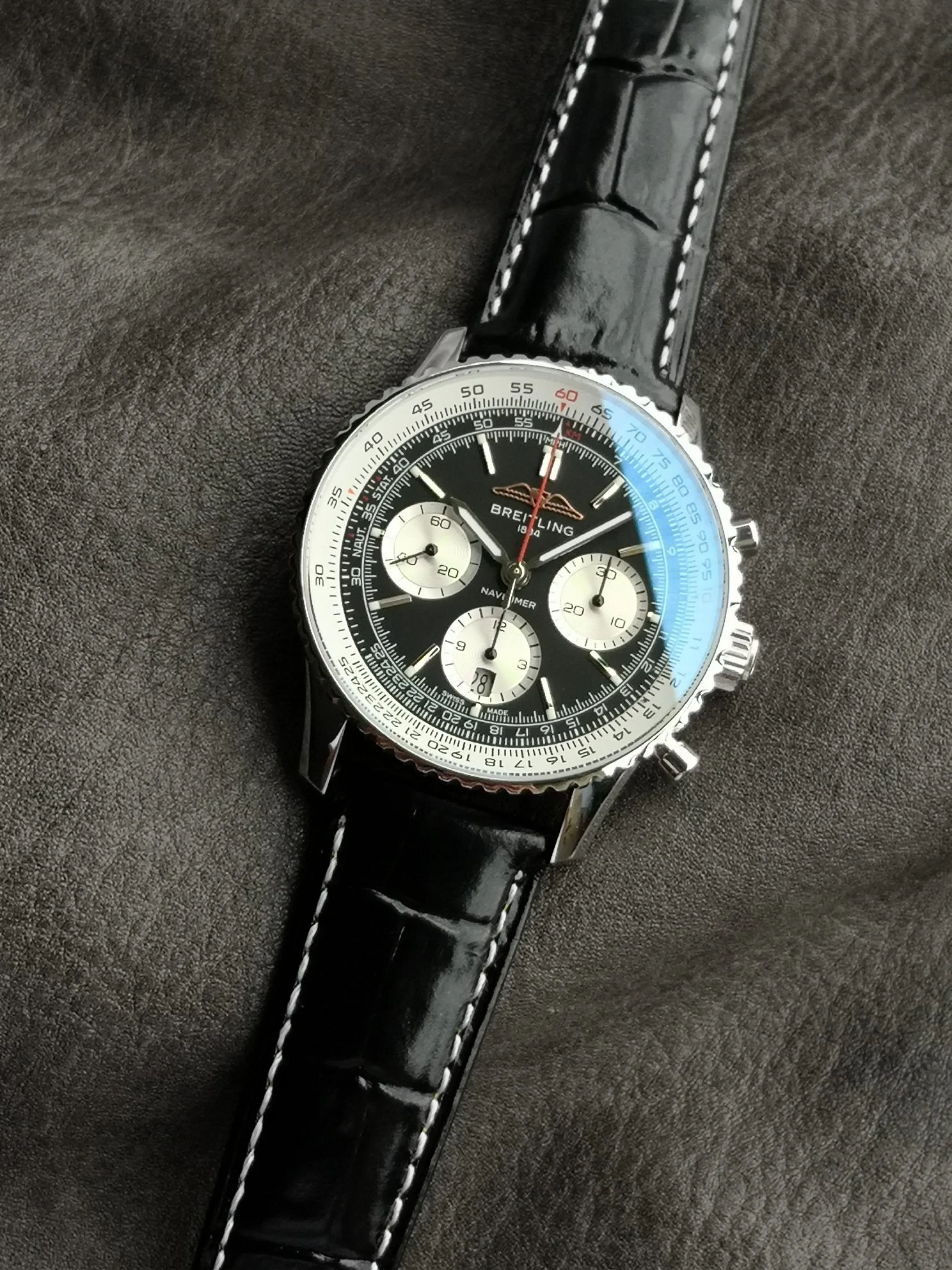 Breitling Navitimer 43mm — photographed off the sweep