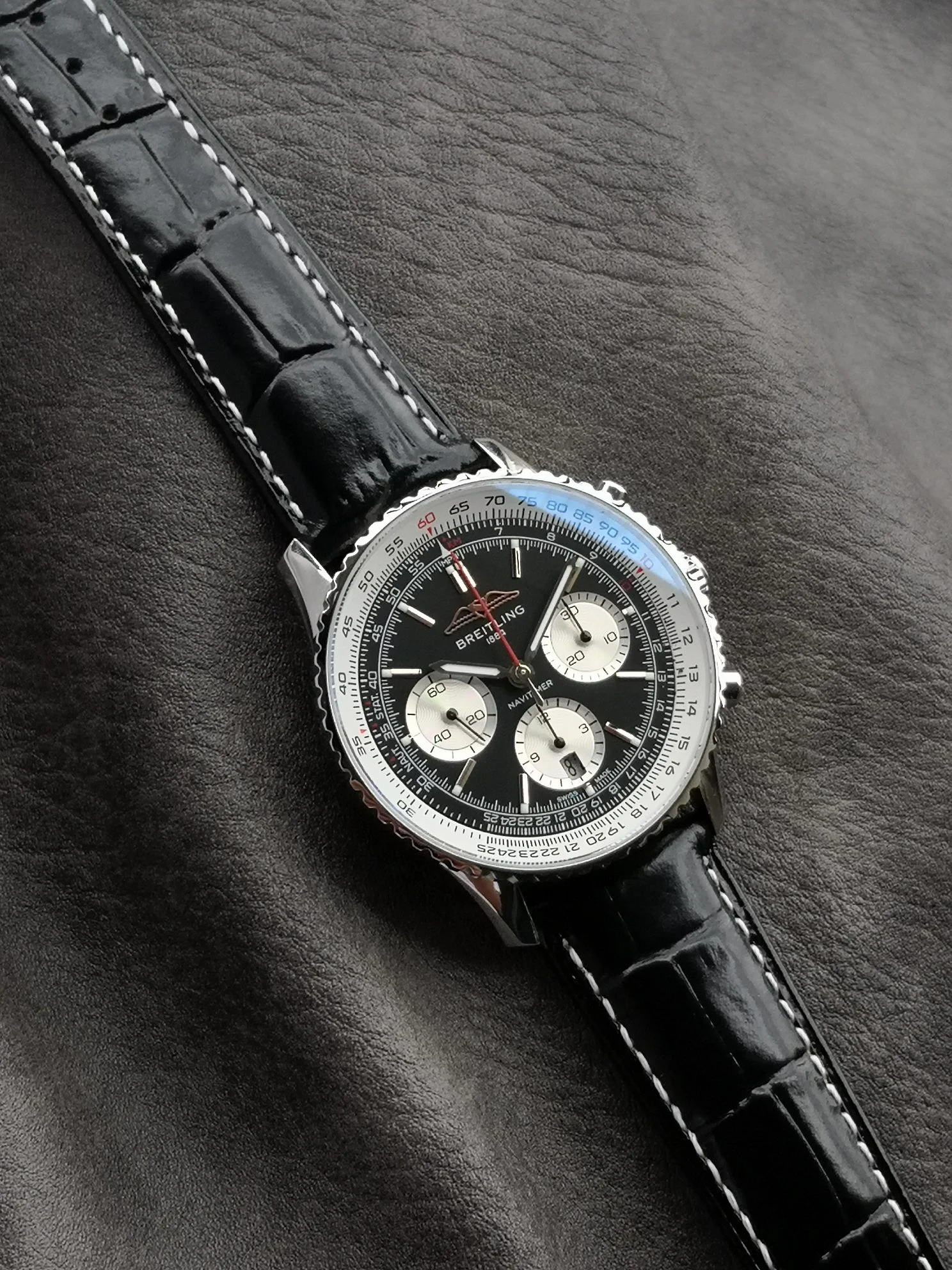 Breitling Navitimer 43mm — photographed off the sweep
