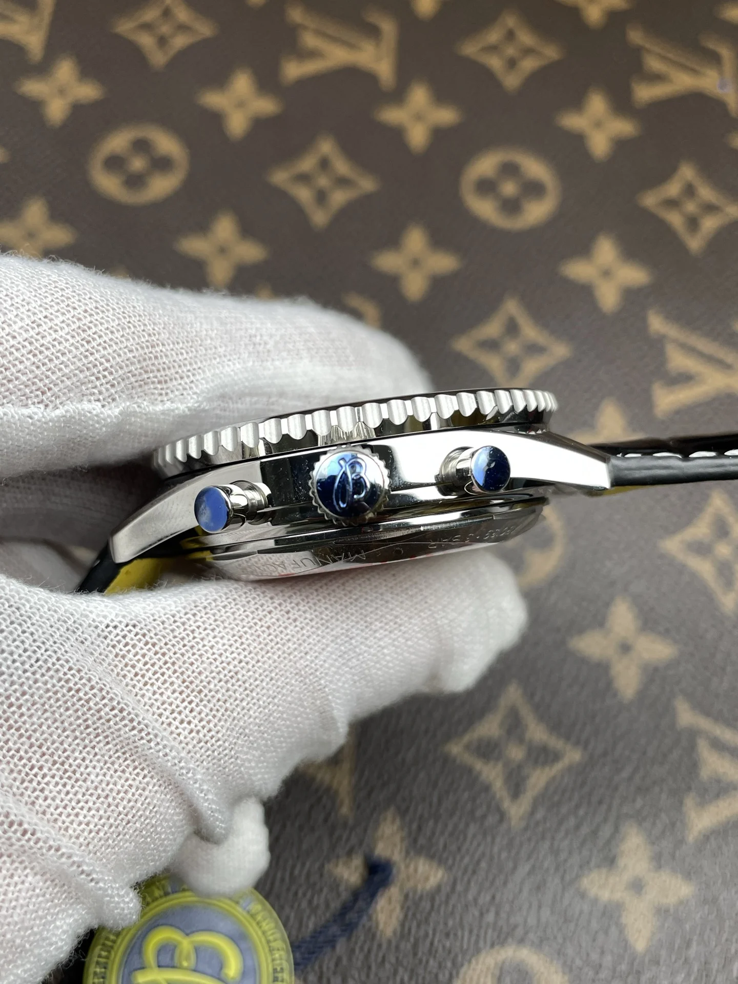 Breitling Navitimer 43mm — photographed off the sweep