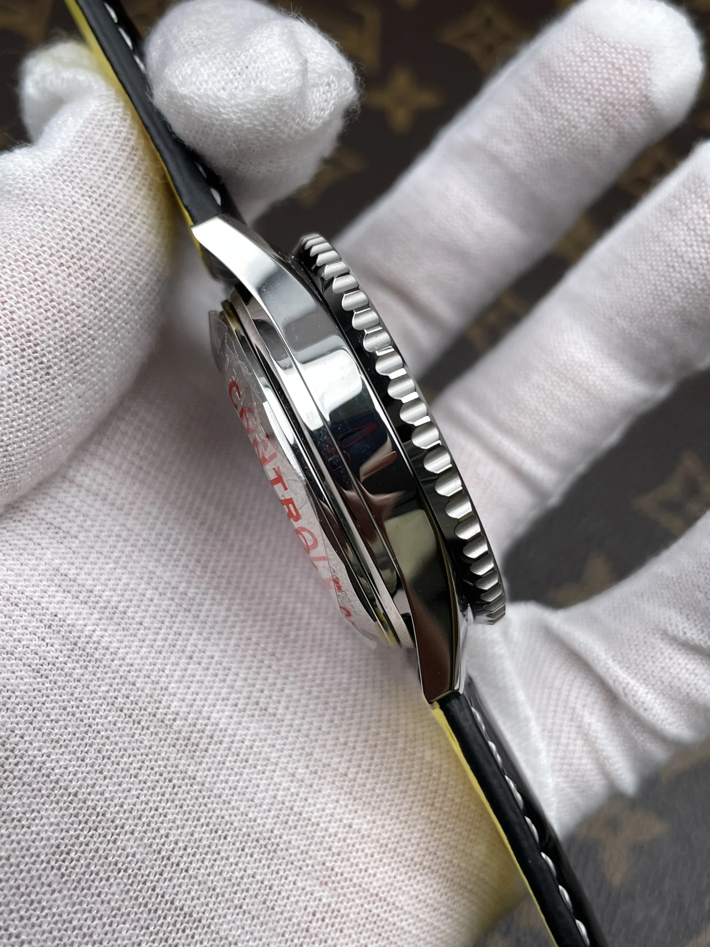 Breitling Navitimer 43mm — photographed off the sweep