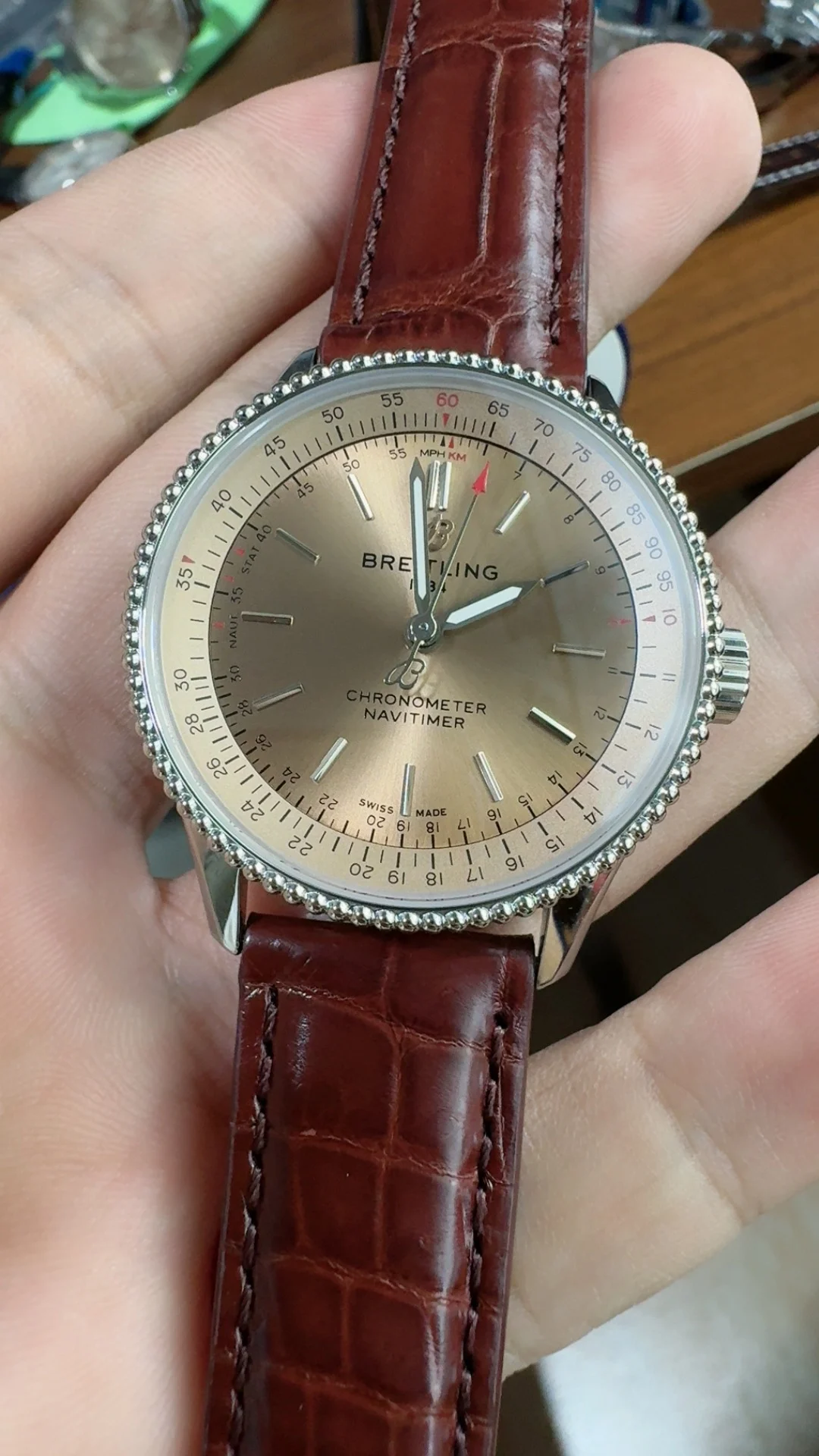Breitling Navitimer Champagne β photographed off the sweep