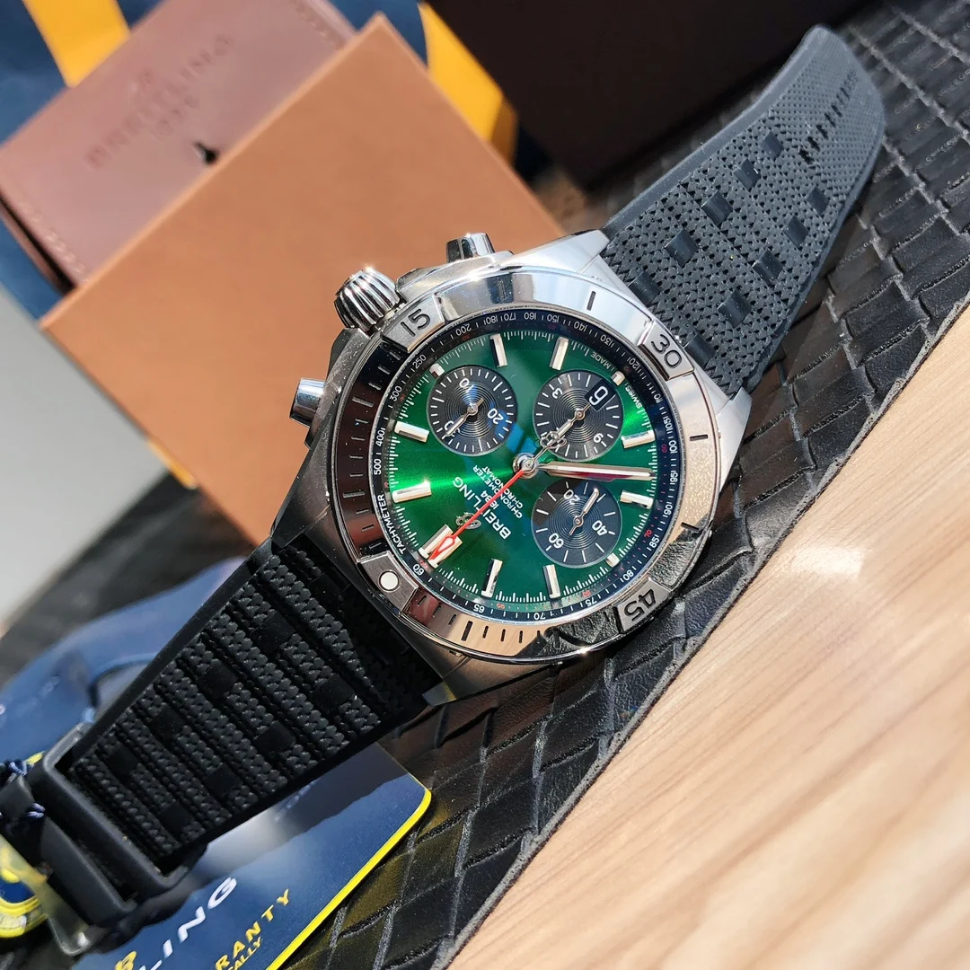 Breitling Panda Steel Green Dial — photographed off the sweep