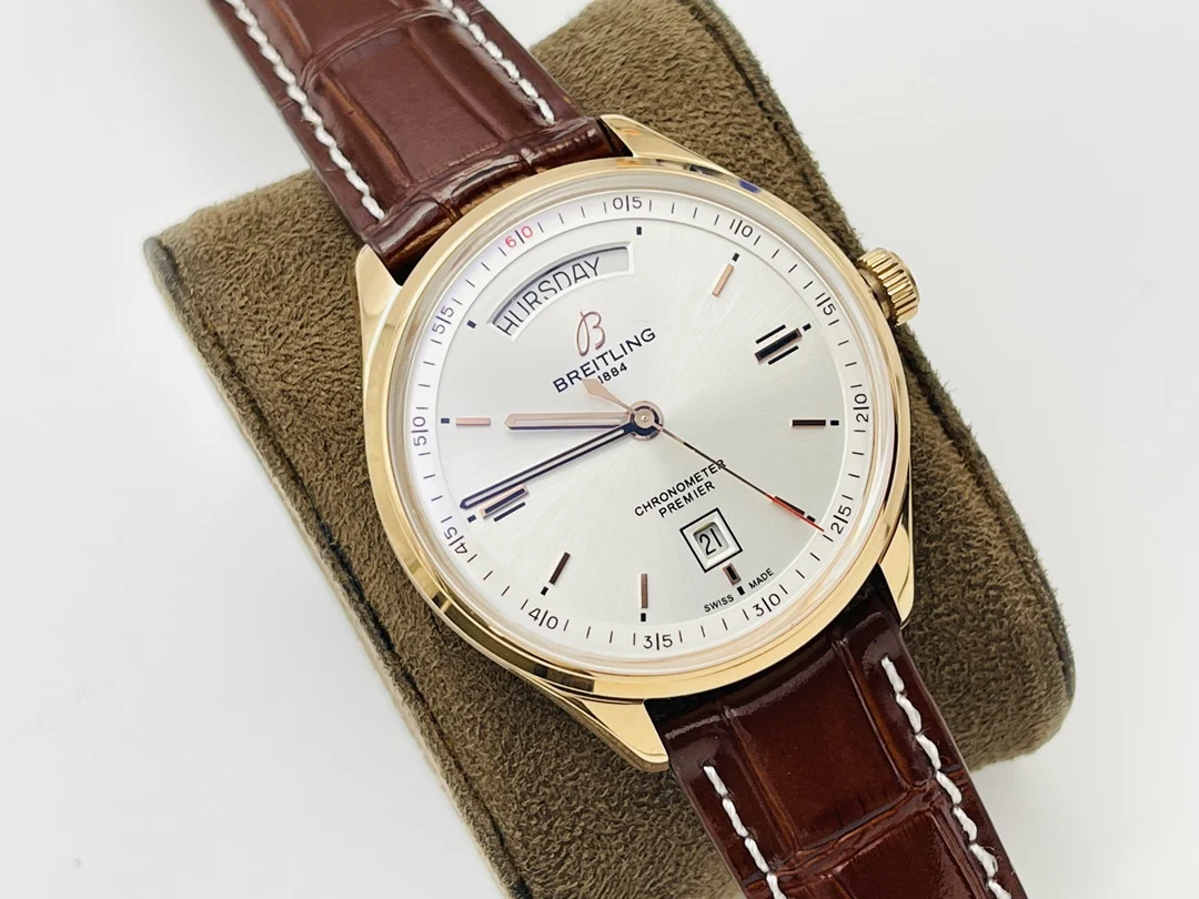 Breitling Steel 40mm — photographed off the sweep