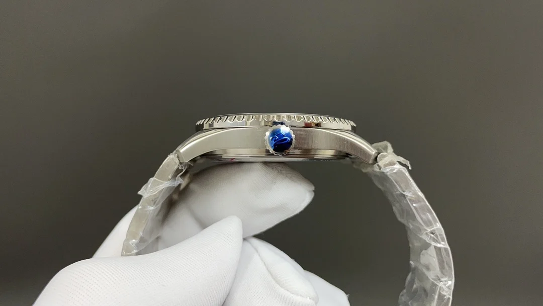 Breitling Steel 41mm — photographed off the sweep