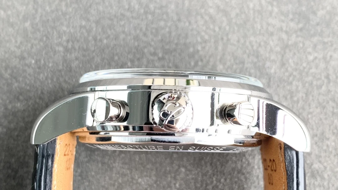 Breitling Steel 43mm — photographed off the sweep