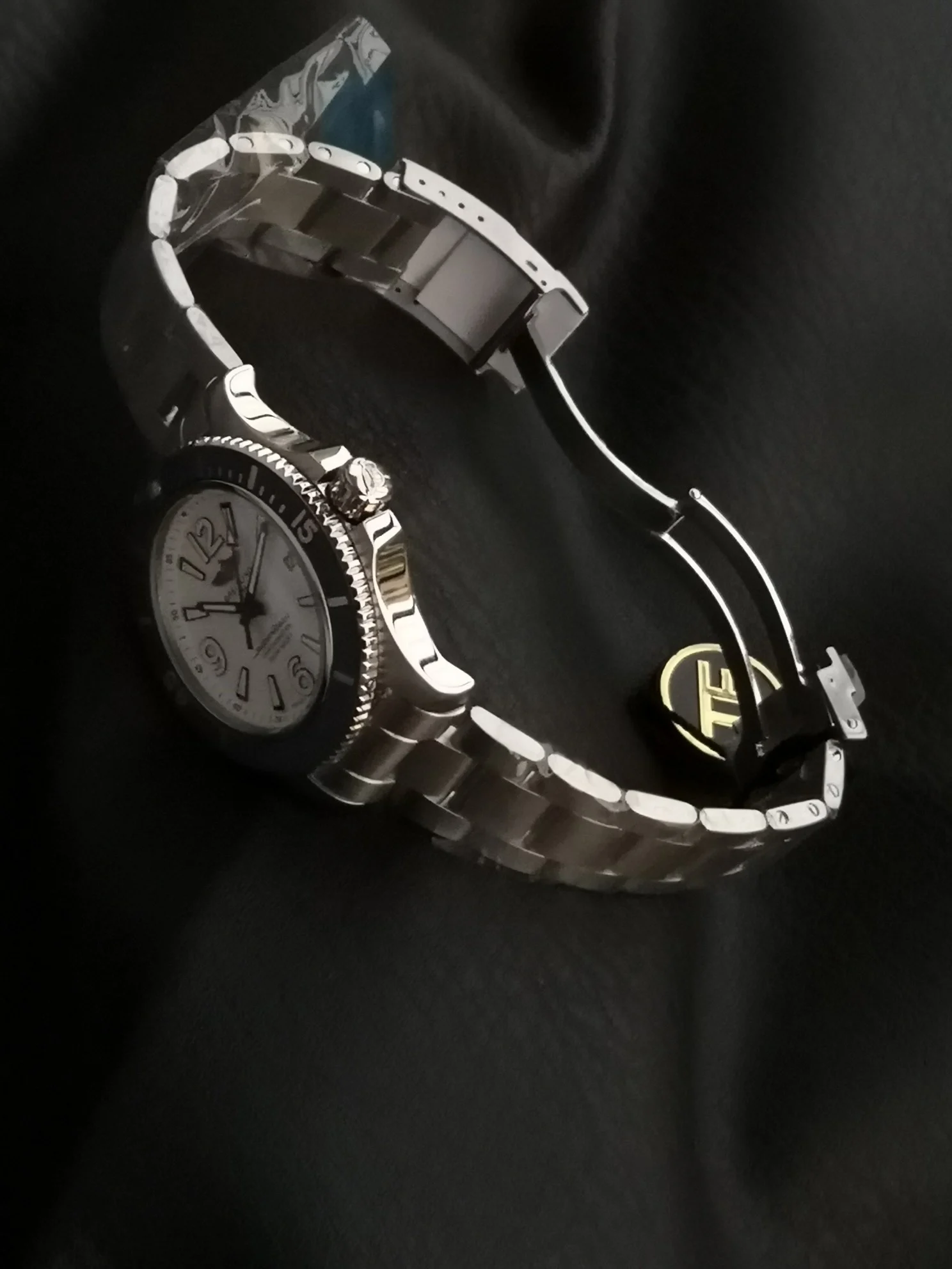 Breitling Superocean Steel — photographed off the sweep