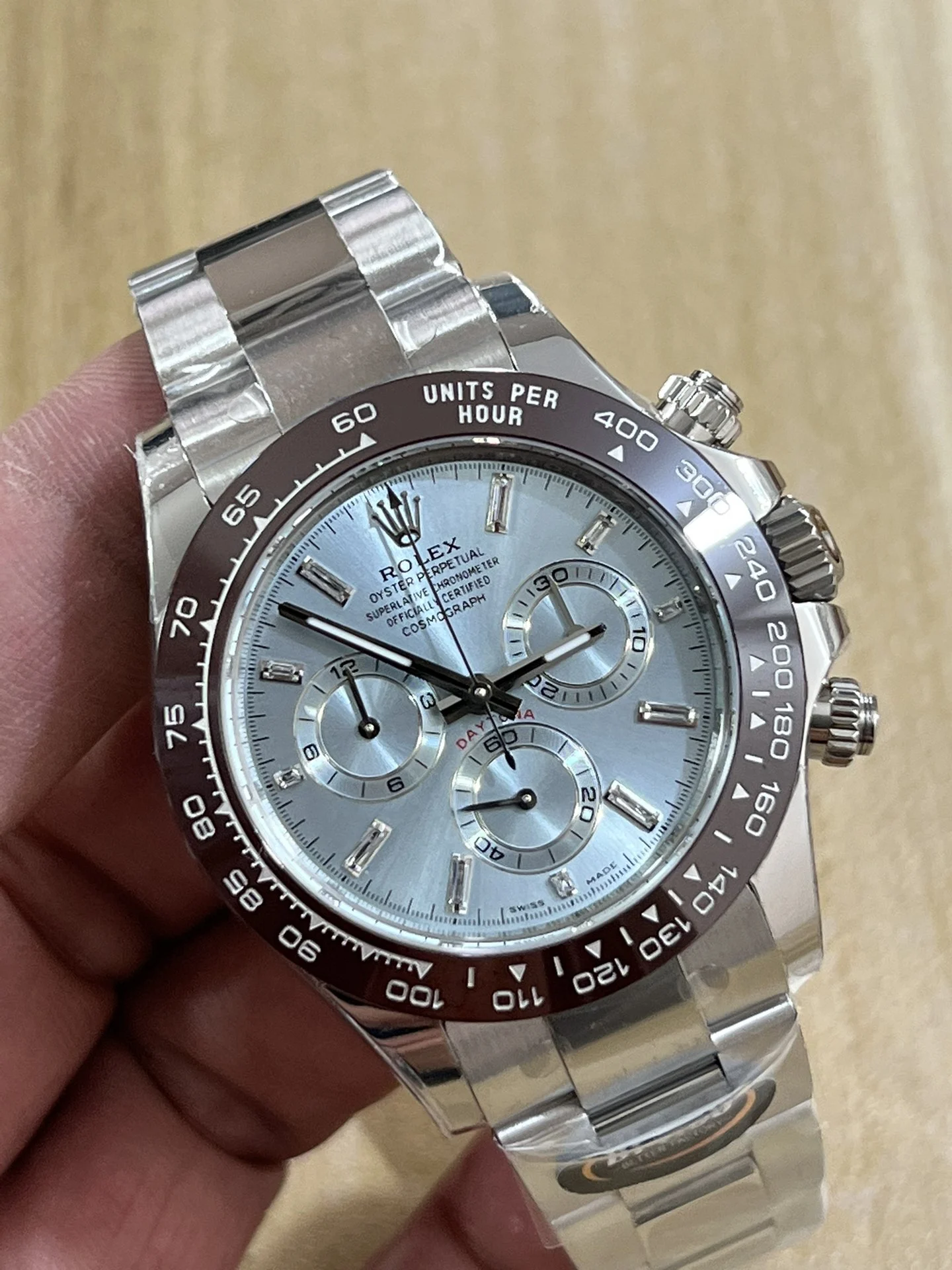 BT4130 Ice Blue Diamond Dingdi — photographed off the sweep