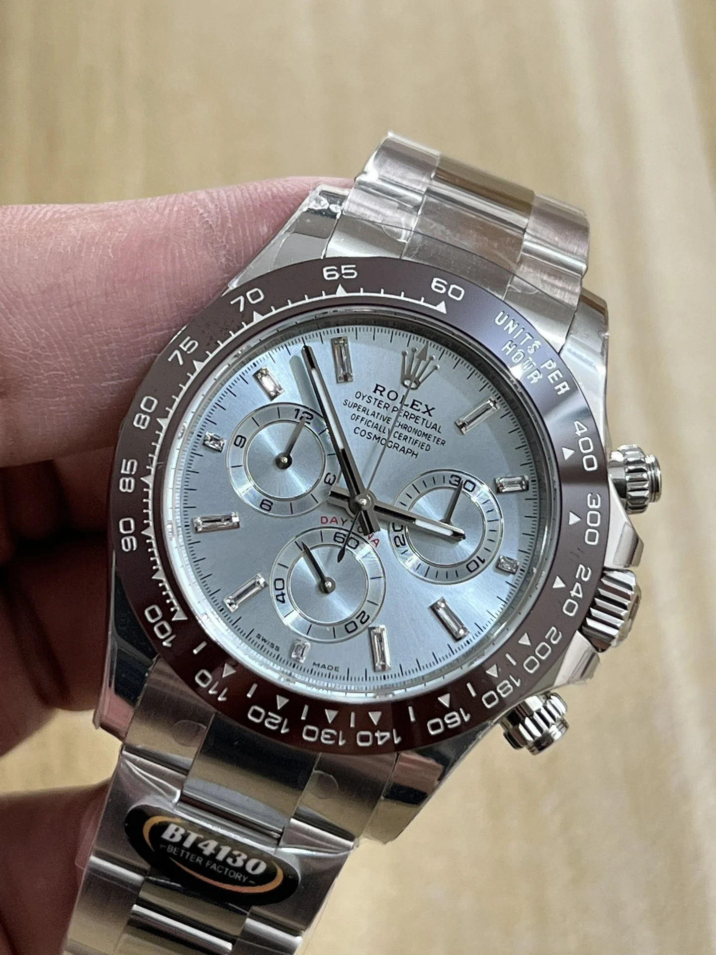 BT4130 Ice Blue Diamond Dingdi — photographed off the sweep