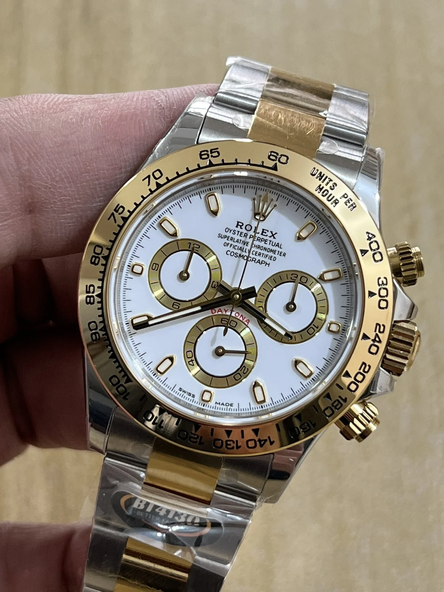 BT4130 two-tone steel and gold DI — photographed off the sweep