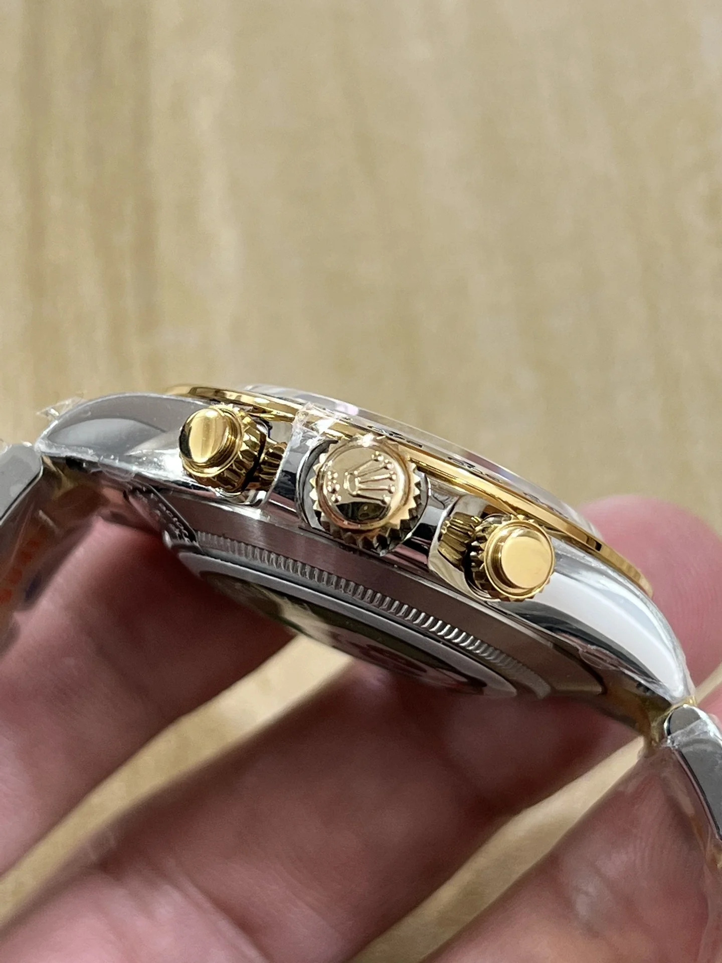 BT4130 two-tone steel and gold DI — photographed off the sweep