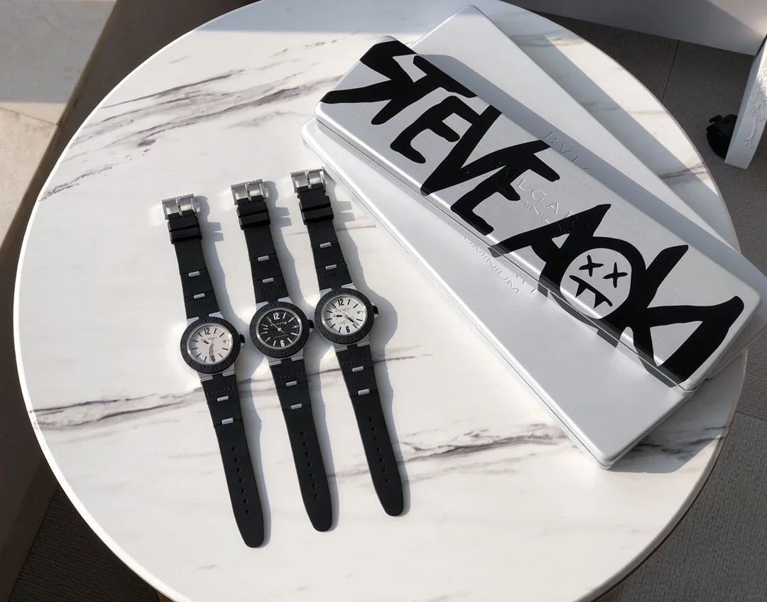 Bulgari Black Dial — photographed off the sweep