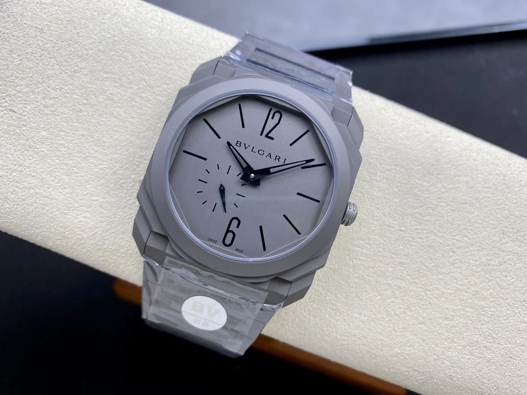 Bulgari Octo Finissimo Ceramic Blue Dial 40mm — photographed off the sweep